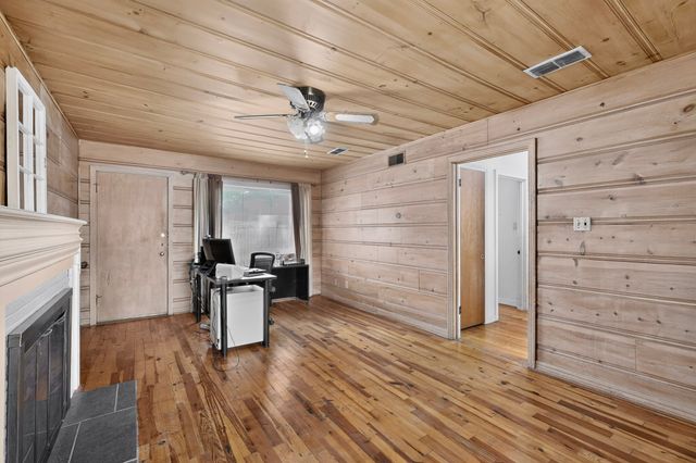 3017 Primrose Avenue, Fort Worth, TX 76111
