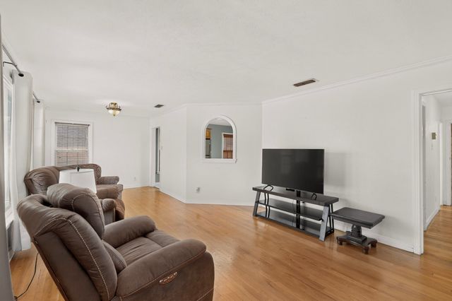 3017 Primrose Avenue, Fort Worth, TX 76111