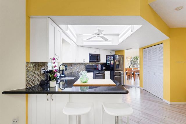 5836 HELEN WAY, Sarasota, FL 34243