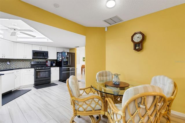 5836 HELEN WAY, Sarasota, FL 34243