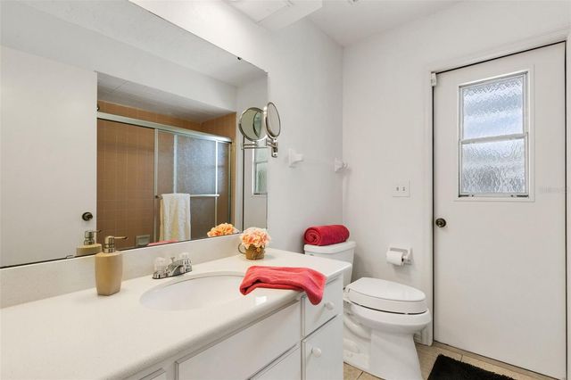 5836 HELEN WAY, Sarasota, FL 34243