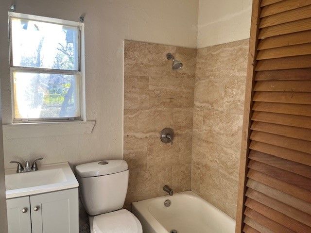 1430 Padgitt Avenue, Dallas, TX 75203