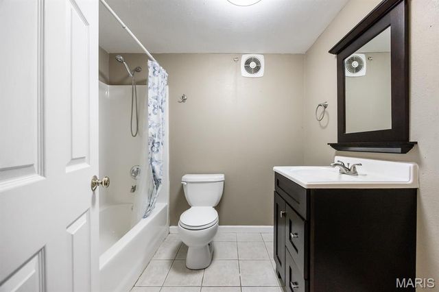 2130 Streamview Court, O'fallon, IL 62269
