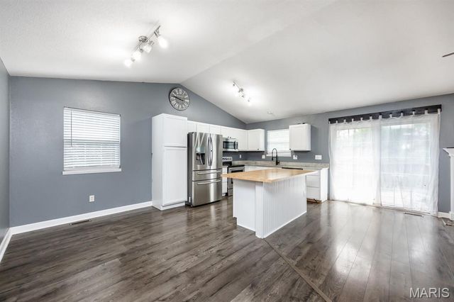2130 Streamview Court, O'fallon, IL 62269