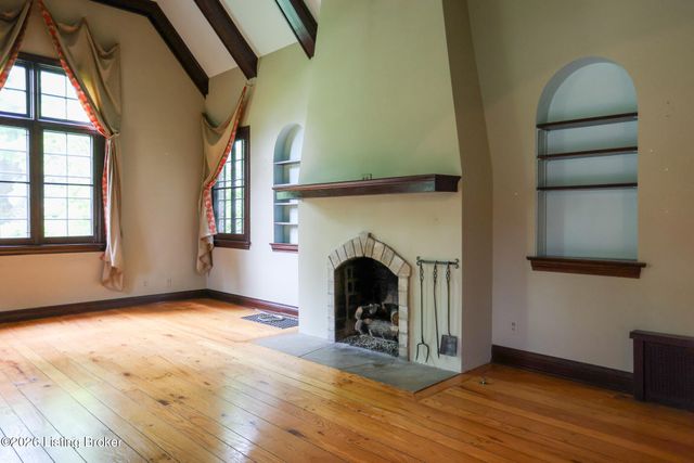 513 Emery Rd, Louisville, KY 40206