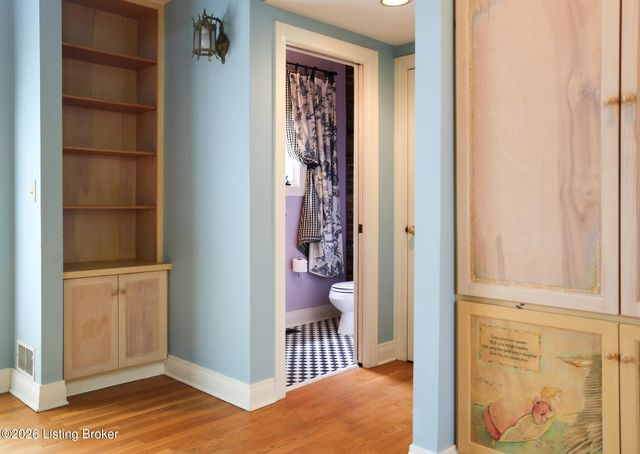 513 Emery Rd, Louisville, KY 40206