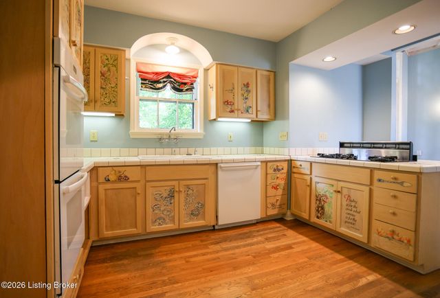 513 Emery Rd, Louisville, KY 40206