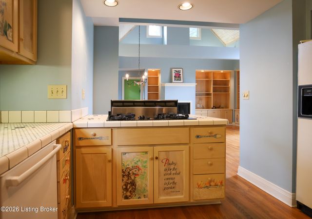 513 Emery Rd, Louisville, KY 40206