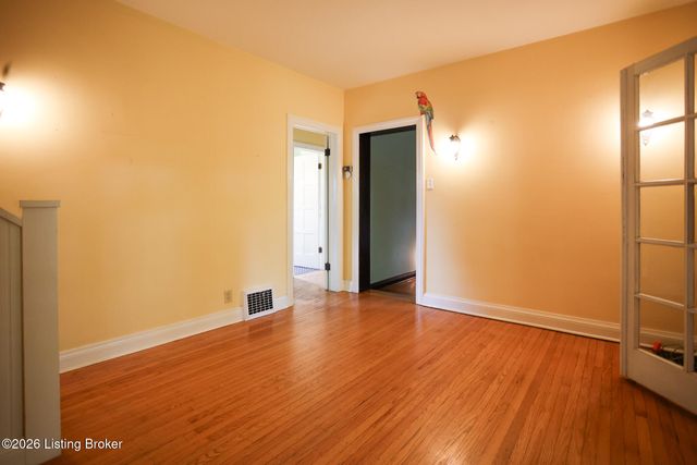 513 Emery Rd, Louisville, KY 40206