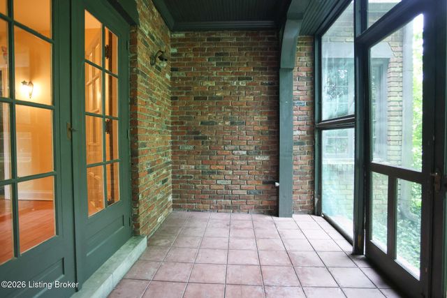513 Emery Rd, Louisville, KY 40206