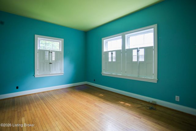 513 Emery Rd, Louisville, KY 40206