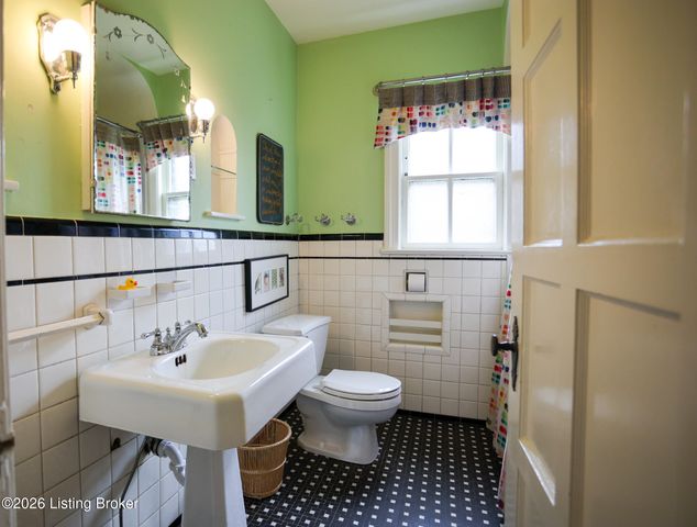 513 Emery Rd, Louisville, KY 40206