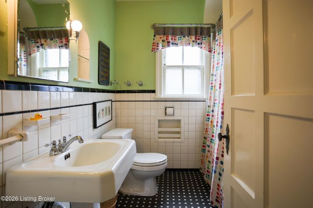 513 Emery Rd, Louisville, KY 40206