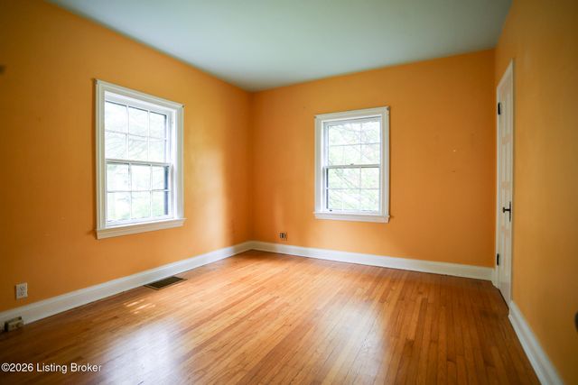 513 Emery Rd, Louisville, KY 40206