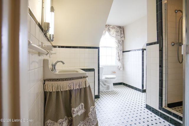 513 Emery Rd, Louisville, KY 40206