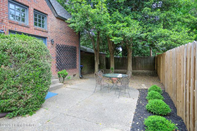513 Emery Rd, Louisville, KY 40206