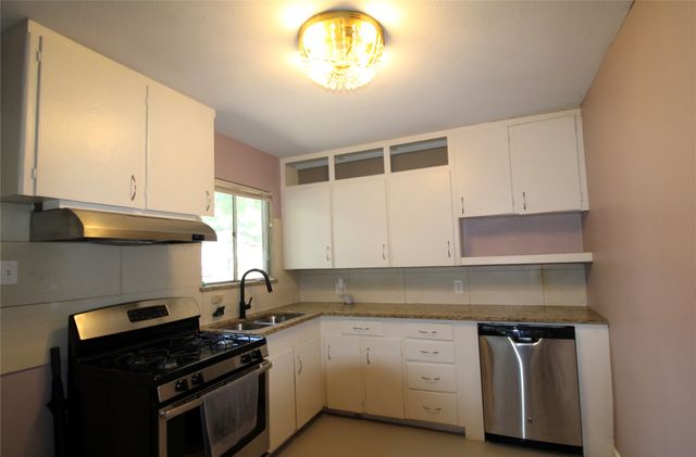 5520 Birchman Avenue, Fort Worth, TX 76107