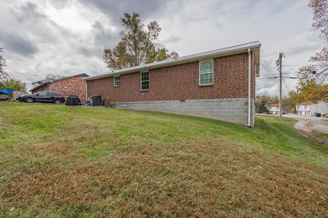 248 Walnut Crest Dr, Gallatin, TN 37066