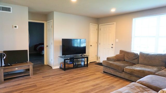 248 Walnut Crest Dr, Gallatin, TN 37066