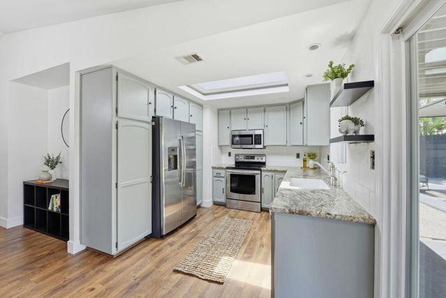 9663 Elmira Cir, Sacramento, CA 95827