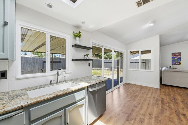9663 Elmira Cir, Sacramento, CA 95827