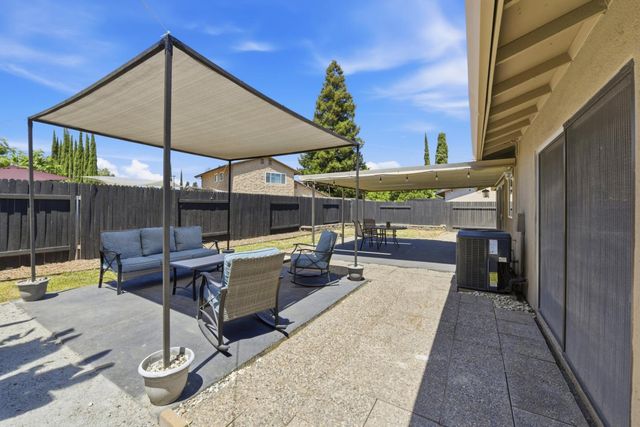 9663 Elmira Cir, Sacramento, CA 95827