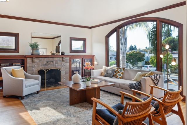 1220 Channing Way, Berkeley, CA 94702