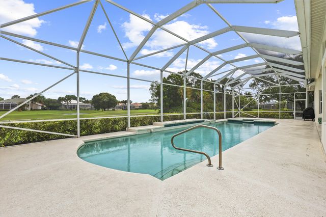 2225 SW Oakhill Way, Palm City, FL 34990