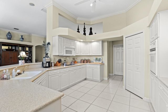 2225 SW Oakhill Way, Palm City, FL 34990