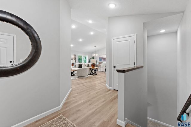 6300 W Goldberg Dr Drive, Sioux Falls, SD 57107