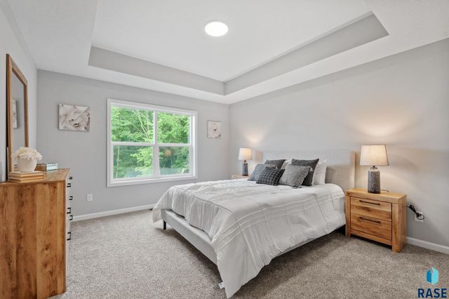 6300 W Goldberg Dr Drive, Sioux Falls, SD 57107