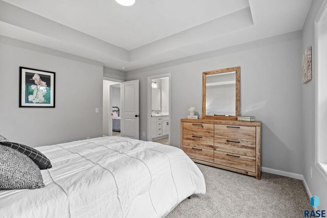 6300 W Goldberg Dr Drive, Sioux Falls, SD 57107