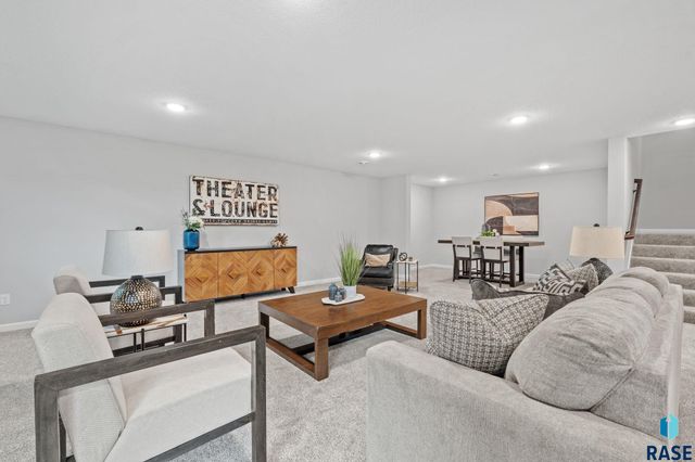 6300 W Goldberg Dr Drive, Sioux Falls, SD 57107