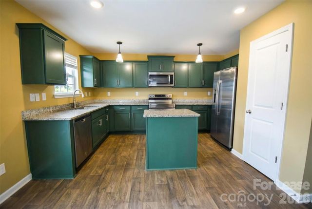 2038 Pippen Avenue, Charlotte, NC 28215