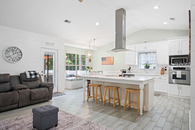 565 Mill St, Bluffton, SC 29910