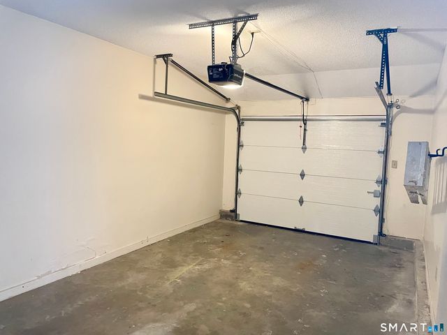 705 Lake Avenue 60, Bristol, CT 06010