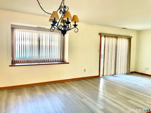 705 Lake Avenue 60, Bristol, CT 06010