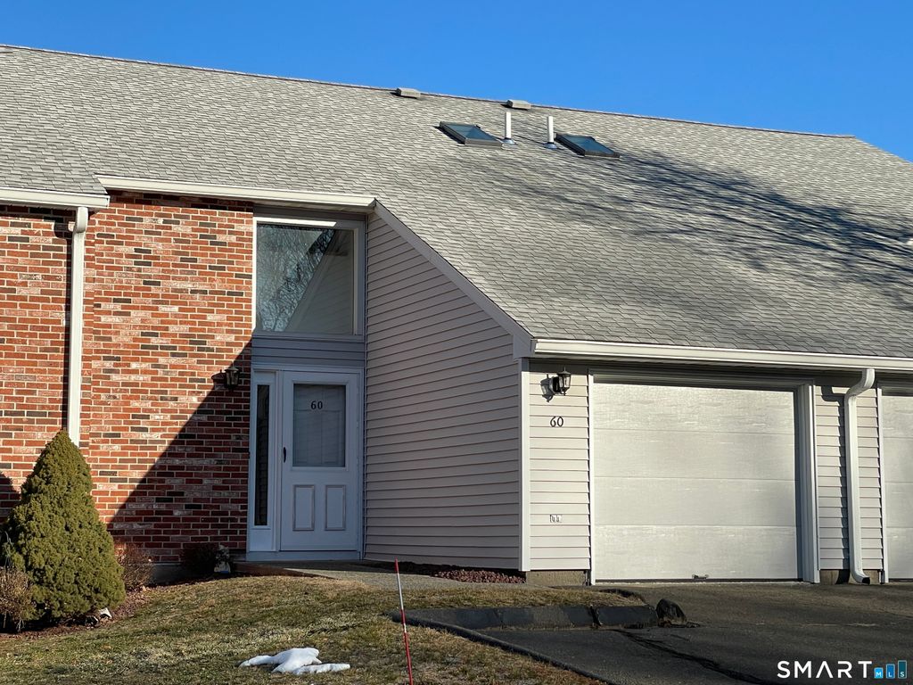 705 Lake Avenue 60, Bristol, CT 06010