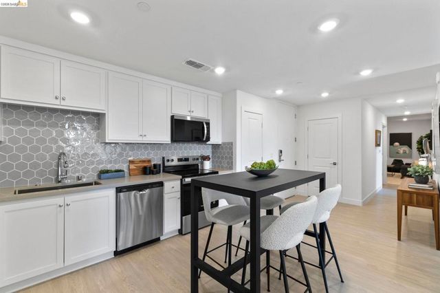 500 Somi Ct 307, Hayward, CA 94544
