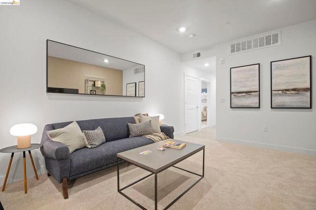 500 Somi Ct 307, Hayward, CA 94544