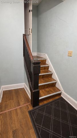 7542 Meadow Avenue, Warren, MI 48091