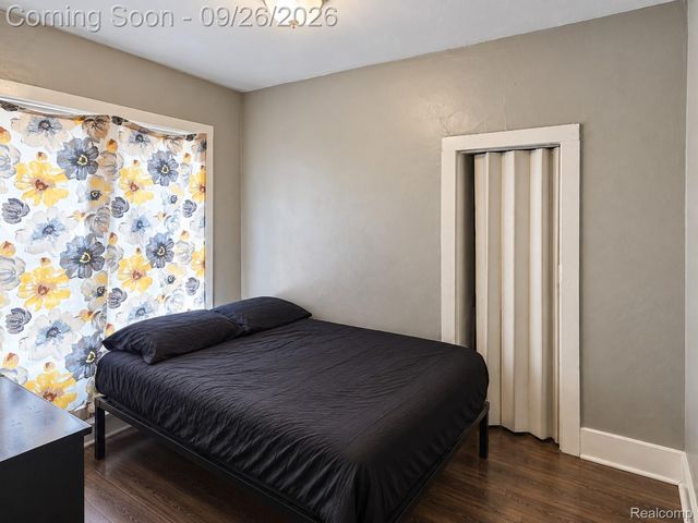 7542 Meadow Avenue, Warren, MI 48091
