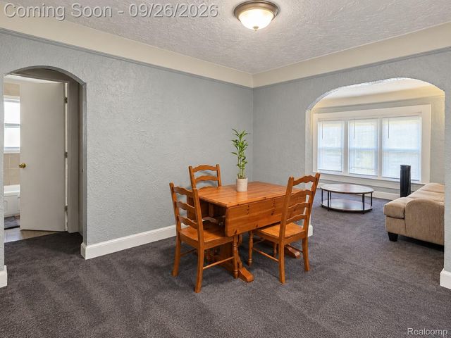 7542 Meadow Avenue, Warren, MI 48091