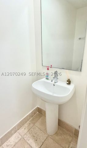 18201 Collins Ave 908, Sunny Isles Beach, FL 33160