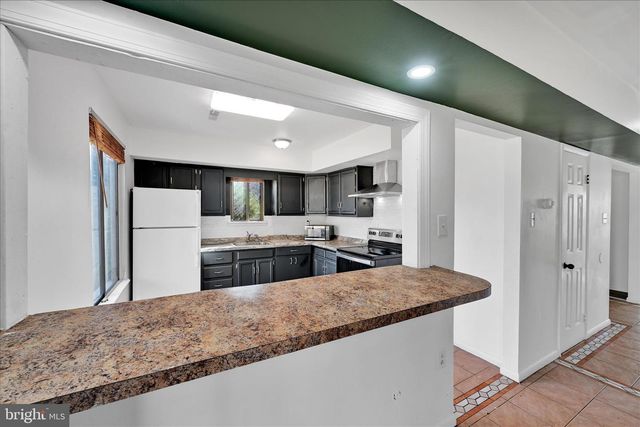 31-1 WISTER, Reading, PA 19606