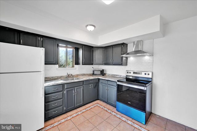 31-1 WISTER, Reading, PA 19606