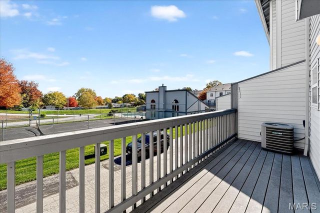 3604 Sherman Park Drive 7D, St Charles, MO 63303