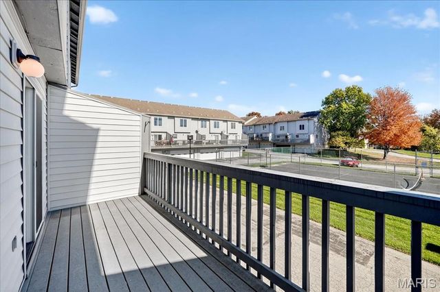 3604 Sherman Park Drive 7D, St Charles, MO 63303