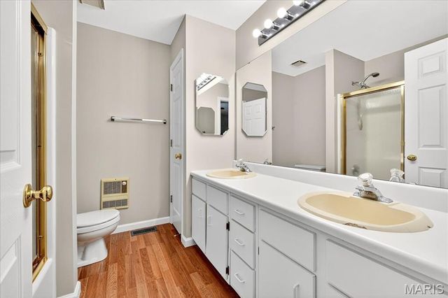 3604 Sherman Park Drive 7D, St Charles, MO 63303