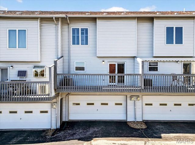 3604 Sherman Park Drive 7D, St Charles, MO 63303